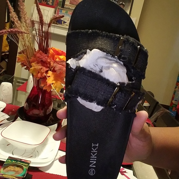 Denim buckle slides - Picture 2 of 3